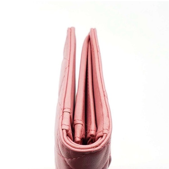 CHANEL Pink Quilted Wallet - Picture 4 of 9